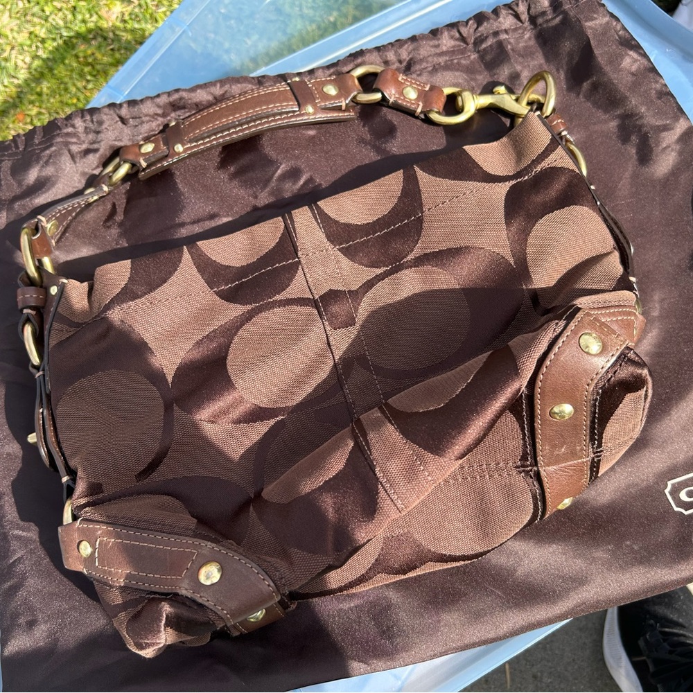 Coach handbag in great condition. Used. Brown